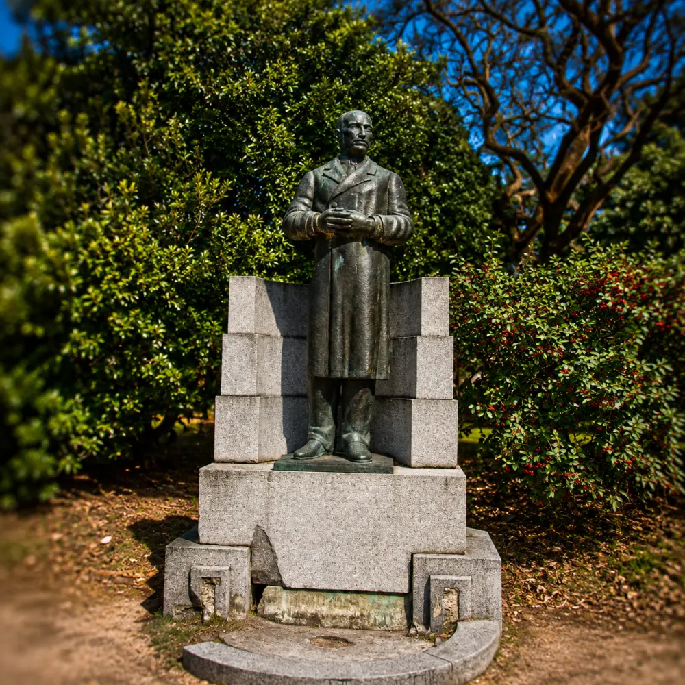 Monumento al Doctor Julio Carrere